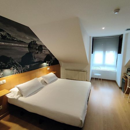 Hotel Dabeleira Luarca Exteriör bild