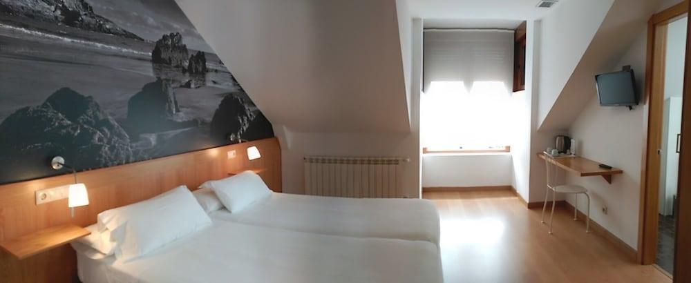 Hotel Dabeleira Luarca Exteriör bild